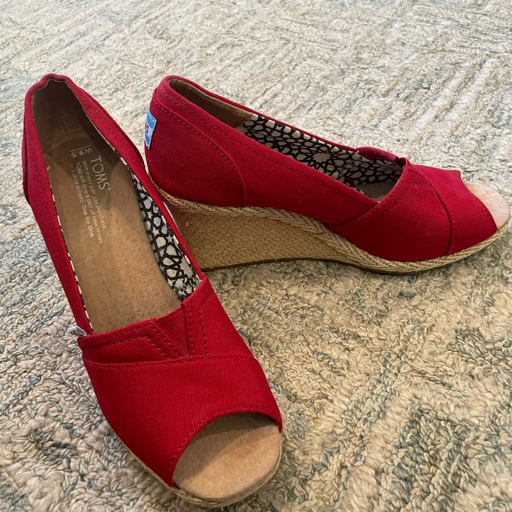 TOMS Red Wedges.